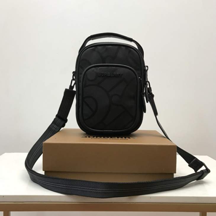 Picture of Burberry Mens Bags _SKUfw102573631fw